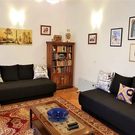 Noemi Apartment