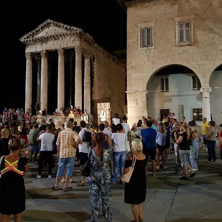 アパート Noemi プーラ